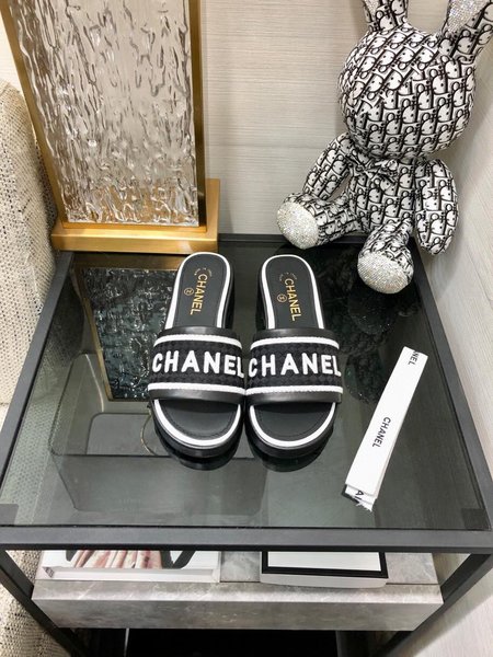 Chanel quality embroidered clogs