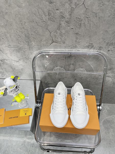 Louis Vuitton Squad sneakers