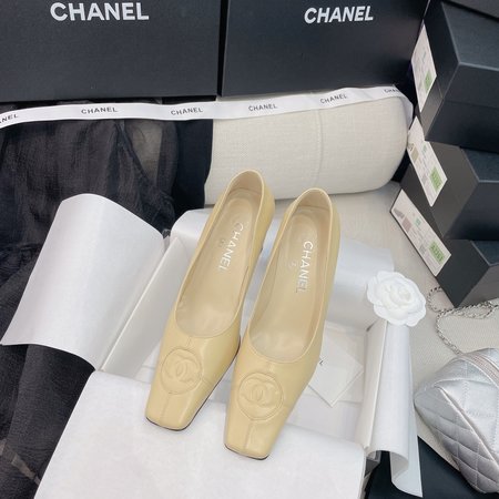 Chanel CocoVintaGe Secondhand CC Square Toe Pumps