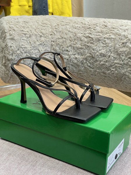 Bottega Veneta classic strappy sandals