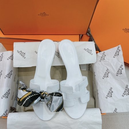 Hermes Oasis mid-heeled sandals