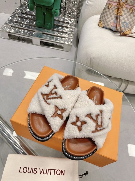 Louis Vuitton wool slippers