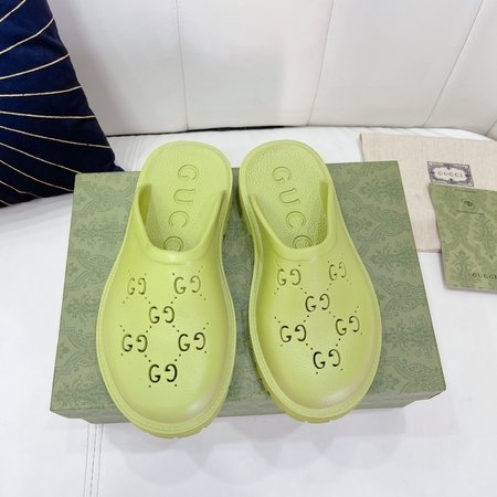 Gucci women s flat shoes