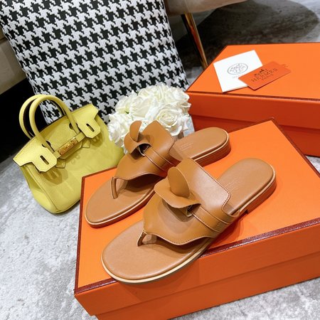 Hermes comfortable slippers