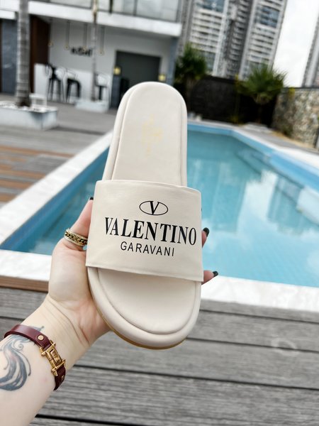 Valentino imported sheepskin leather shoes