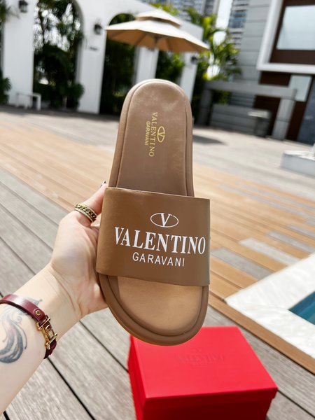 Valentino imported sheepskin leather shoes