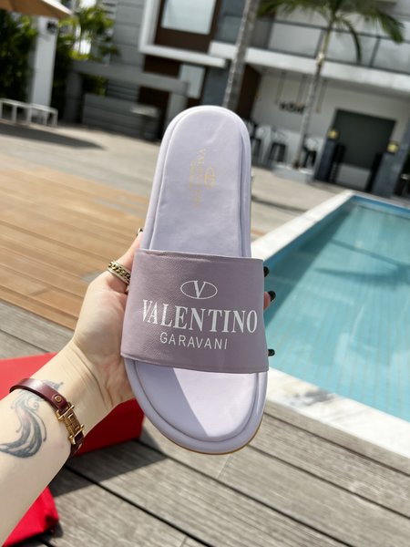 Valentino imported sheepskin leather shoes