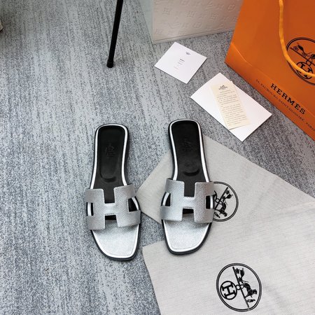 Hermes H slippers classic