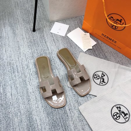 Hermes H slippers classic