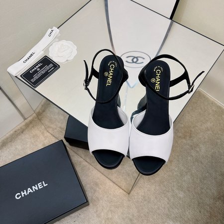 Chanel High heel