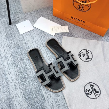 Hermes H slippers classic