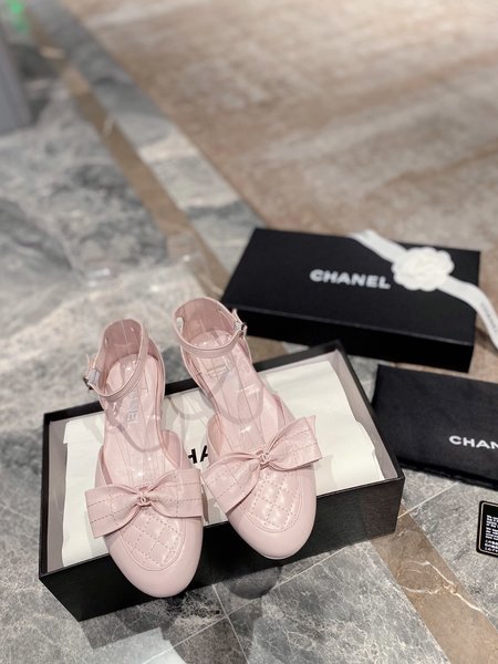 Chanel embroidered bow shoes