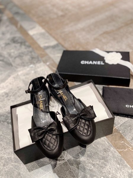 Chanel embroidered bow shoes