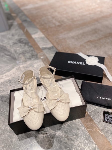 Chanel embroidered bow shoes