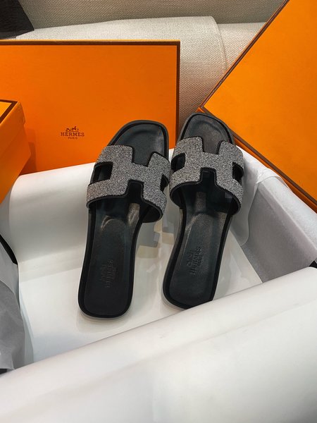 Hermes H Oran flat slides