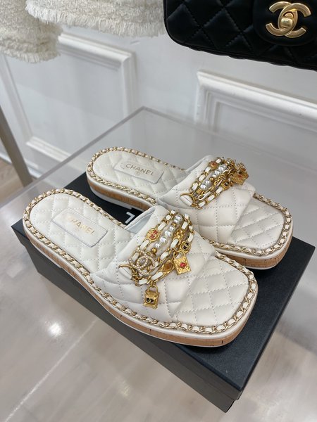 Chanel pearl chain slippers