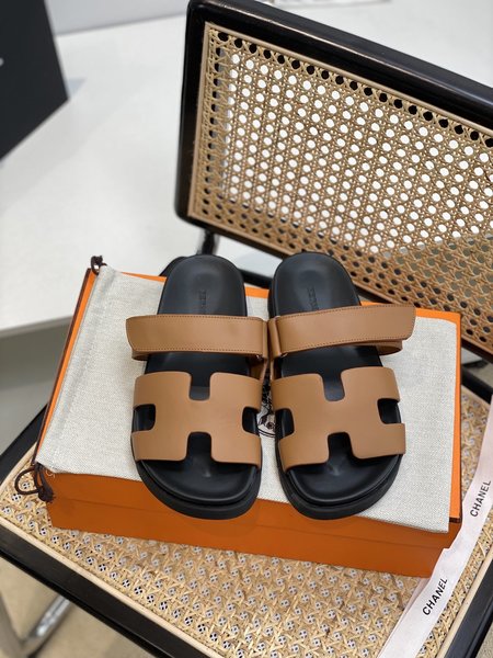 Hermes classic slippers