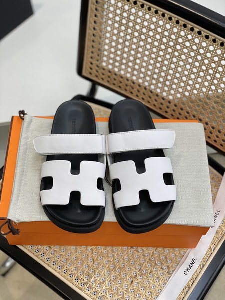 Hermes classic slippers