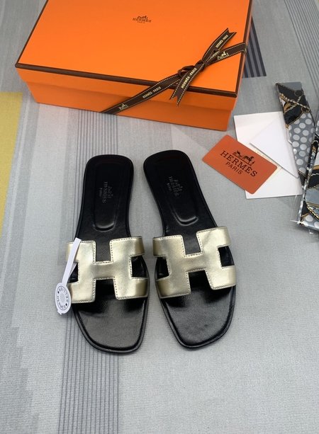 Hermes Classic plain calfskin sandals and slippers