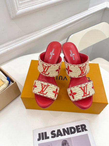 Louis Vuitton Vintage embroidery high heels LV