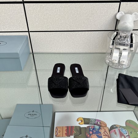 Prada Diamond slippers LoGo