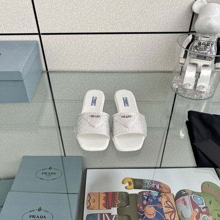 Prada Diamond slippers LoGo