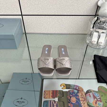 Prada Diamond slippers LoGo