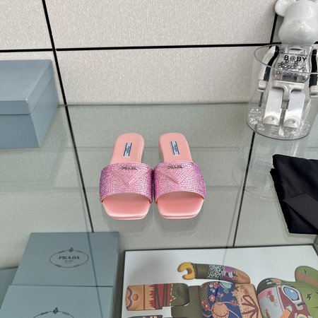 Prada Diamond slippers LoGo