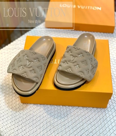 Louis Vuitton Silk material slippers