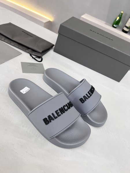 Balenciaga slippers