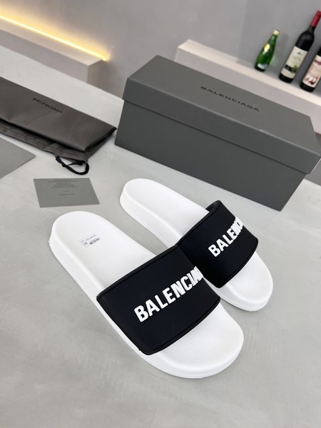 Balenciaga slippers