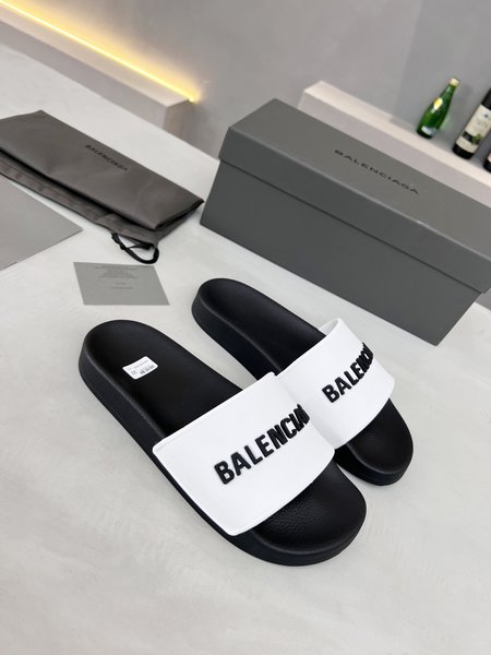 Balenciaga slippers