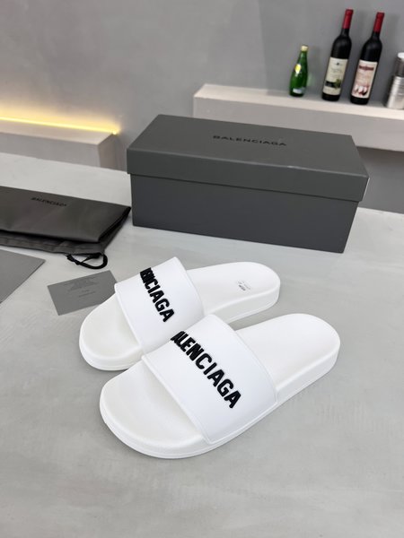 Balenciaga slippers