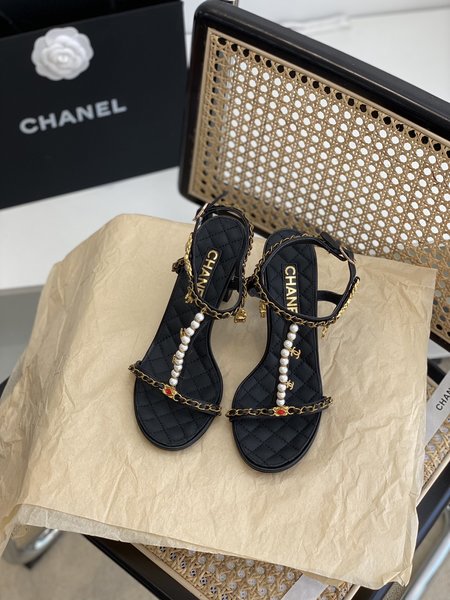 Chanel Classic metal leather slides