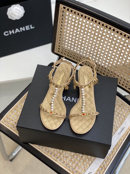 Chanel Classic metal leather slides