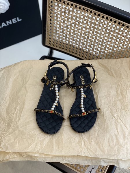 Chanel Classic metal leather slides