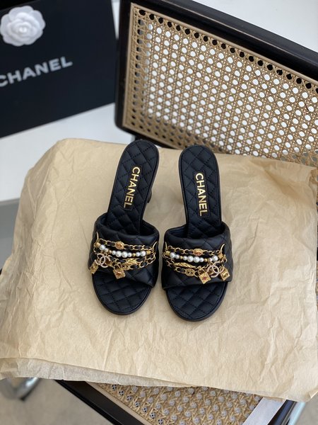 Chanel Classic metal leather slides