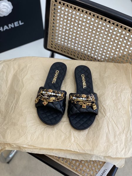 Chanel Classic metal leather slides