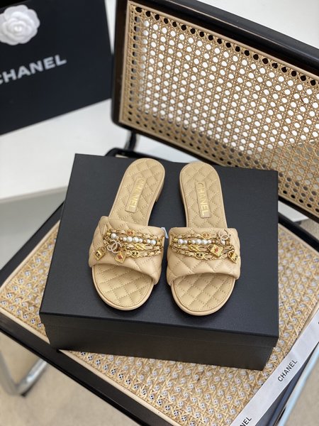 Chanel Classic metal leather slides