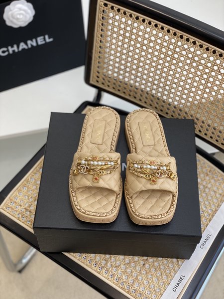 Chanel Classic metal leather slides