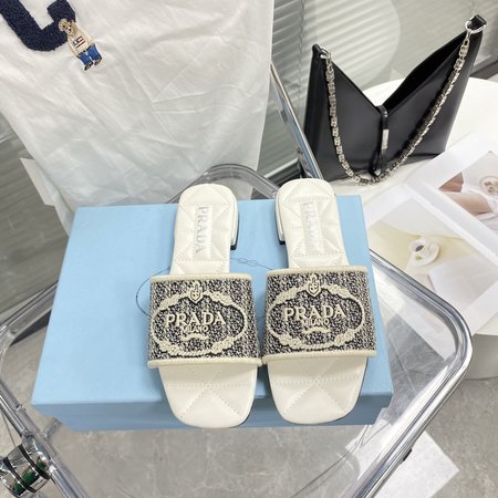 Prada 3D embroidery shoes