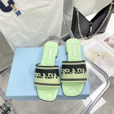 Prada 3D embroidery shoes