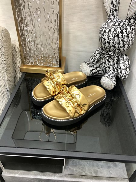 Louis Vuitton chunky chain slippers