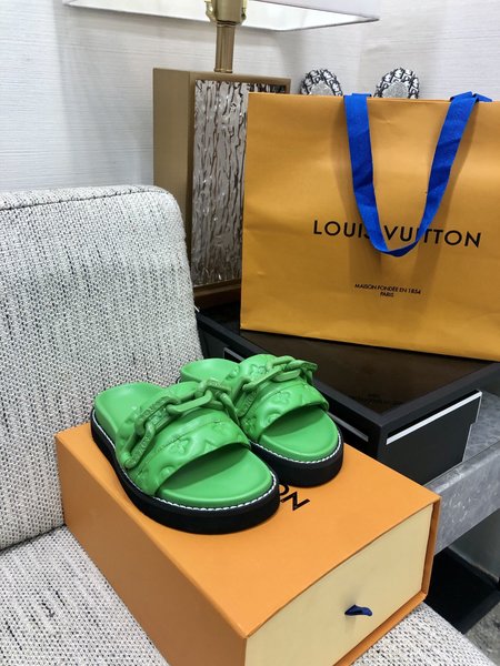 Louis Vuitton chunky chain slippers