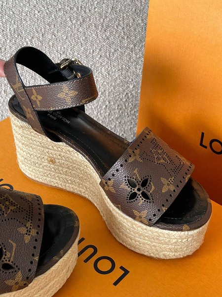 Louis Vuitton Straw WedGes sandal L