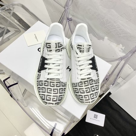 Givenchy Sqectre jogging shoes