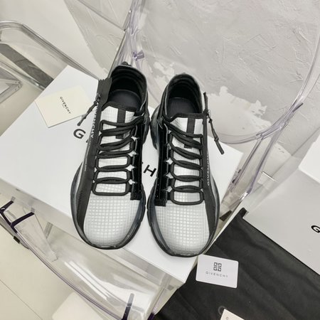 Givenchy Sqectre jogging shoes