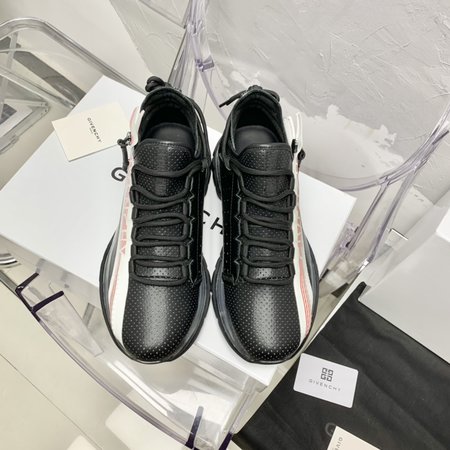 Givenchy Sqectre jogging shoes