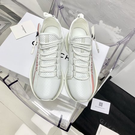 Givenchy Sqectre jogging shoes