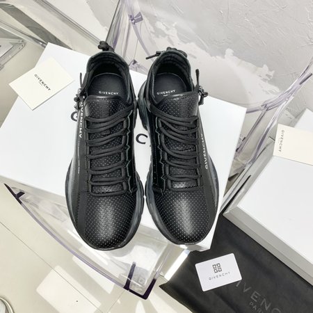 Givenchy Sqectre jogging shoes